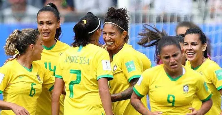 Jogo acontece no Pacaembu, às 21h30 de hoje