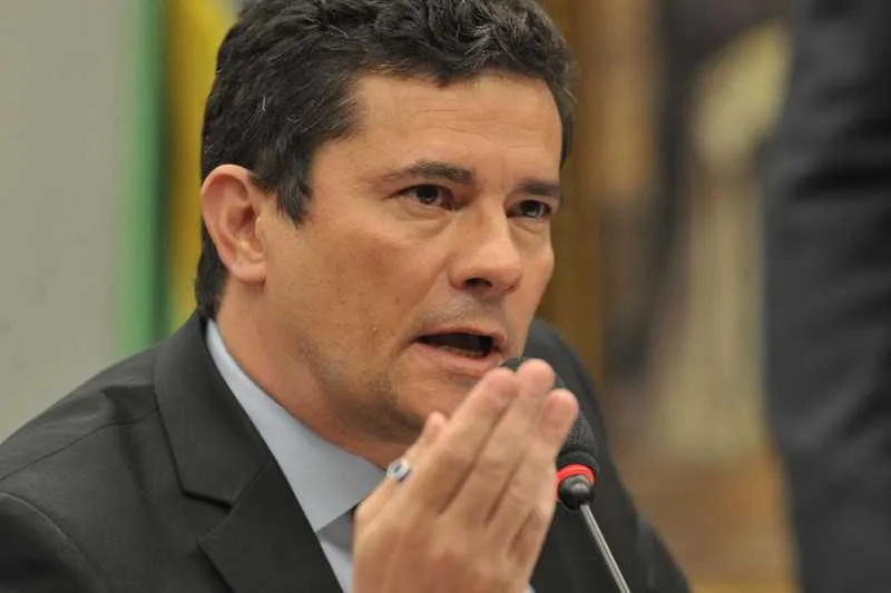 Ministro ficará quatro dias longe do trabalho