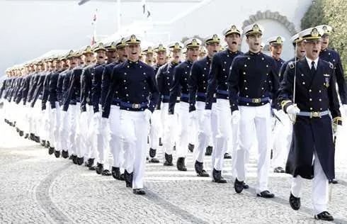 Os interessados devem possuir idade entre 18 e 24 anos