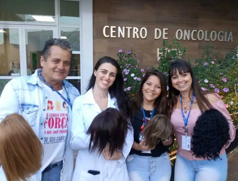 Qualquer pessoa pode aderir a campanha desde que tenha no mínimo 10cm de cabelo para doar