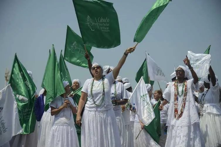 Imagem ilustrativa da imagem Religiosos pedem respeito em caminhada no Rio