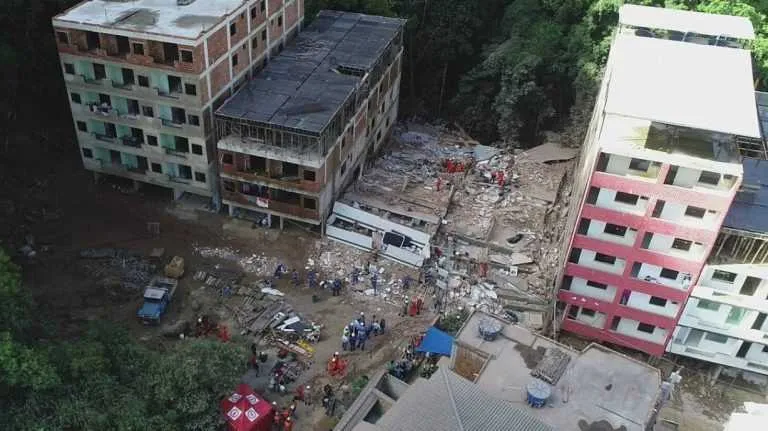 24 pessoas morreram nos desabamentos, em abril 