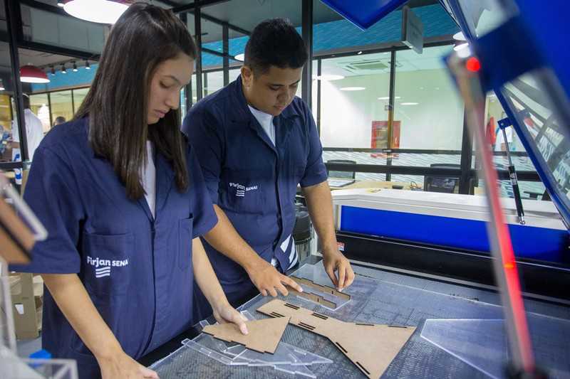 Firjan oferece oficinas de matemática e robótica para estudantes