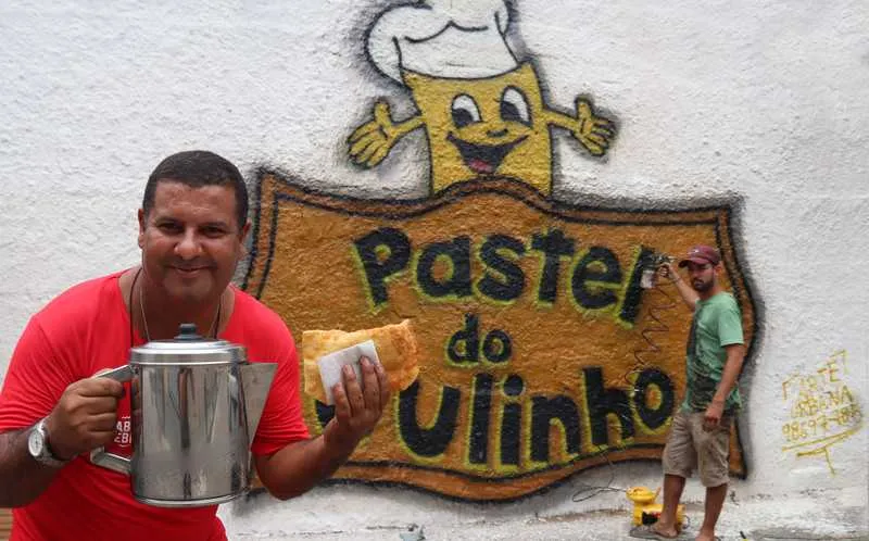 A barraca do "Pastel do Julinho" investiu no grafite de Victor Azevedo para dar uma nova cara a sua decoração 