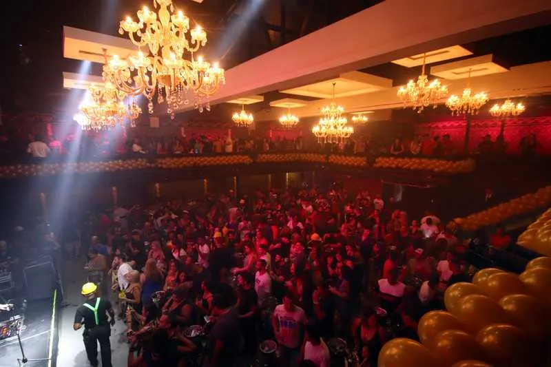 Imagem ilustrativa da imagem Vinttage Club inaugura com casa cheia em São Gonçalo