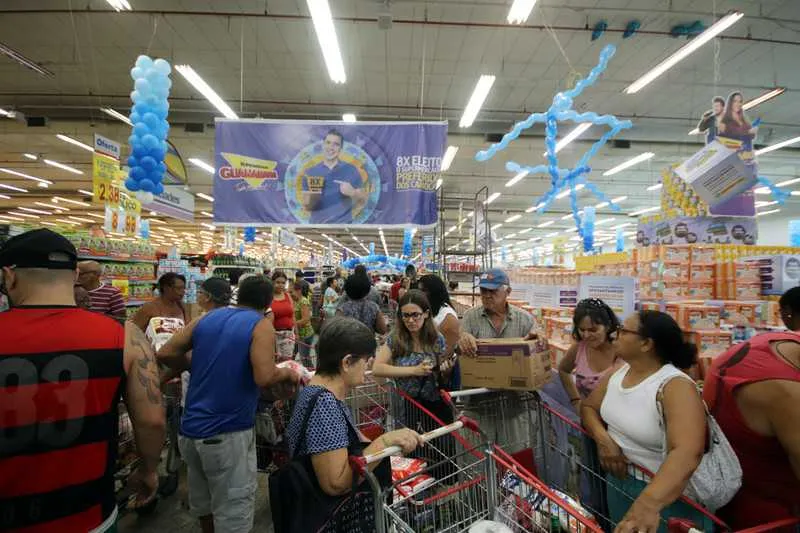 Mercado Guanabara espera neste primeiro dia de promoções cerca de 450 mil pessoas