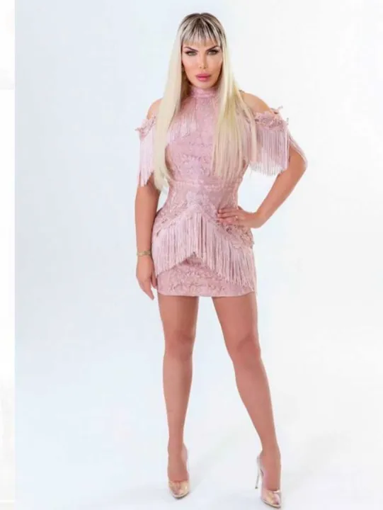 "Sou conhecida como Ken, mas sempre me identifiquei mais com a Barbie", disse ela