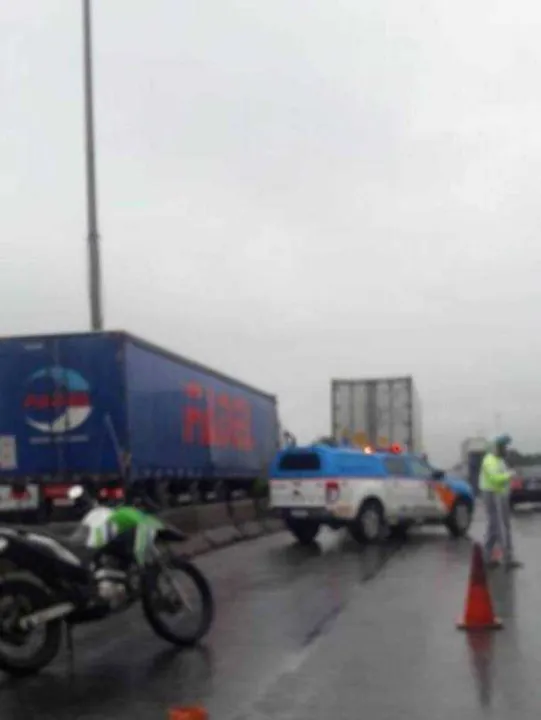O motociclista morreu na hora