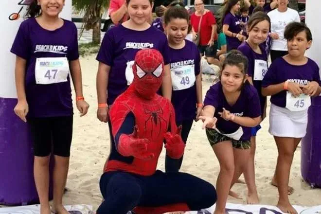 1ª edição do Beach Run Fun acontece hoje (16), às 15h, no Caminho Niemeyer
