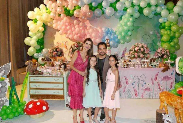 Filhas de Luciano Camargo e Flávia Camargo retornaram de uma viagem à Itália há poucos dias 