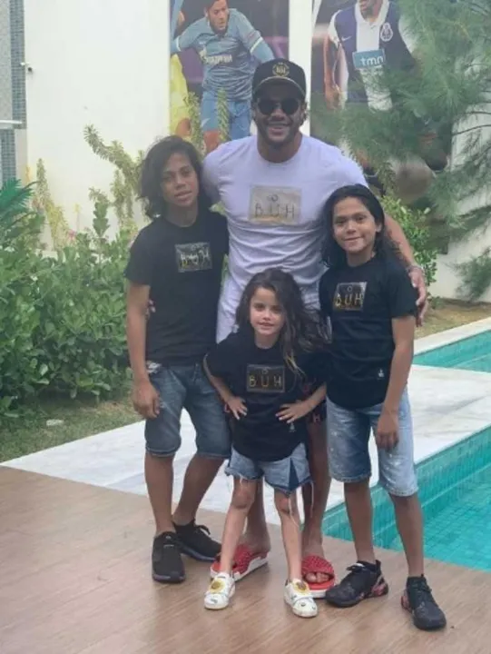 Hulk e os três filhos