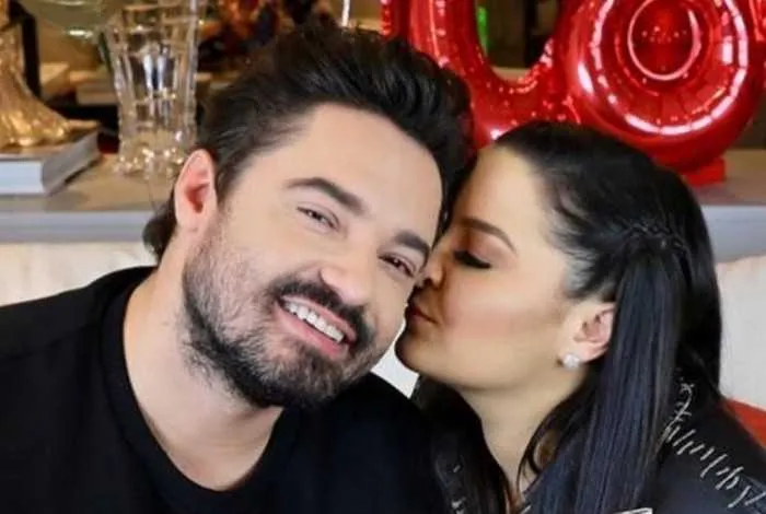 Casal se mantém discreto
