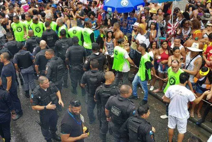 O público só conseguirá chegar até os blocos após passar por um dos 23 pontos de acesso
