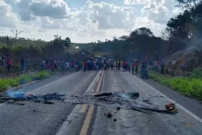 Índios fizeram protesto e bloquearam a BR-226 no Maranhão