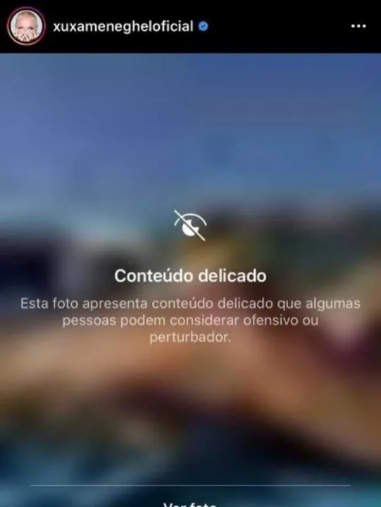 Apresentadora postou a foto de topless