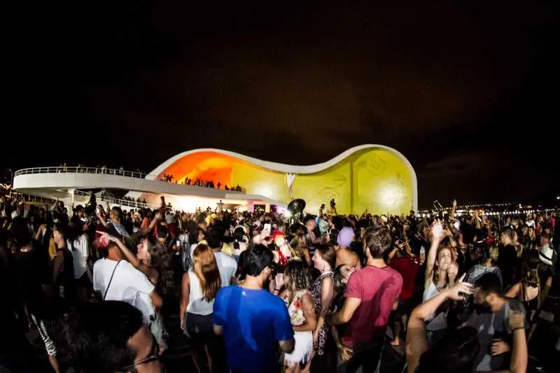 Imagem ilustrativa da imagem Baile de Máscaras da Sinfônica Ambulante será atração em Niterói
