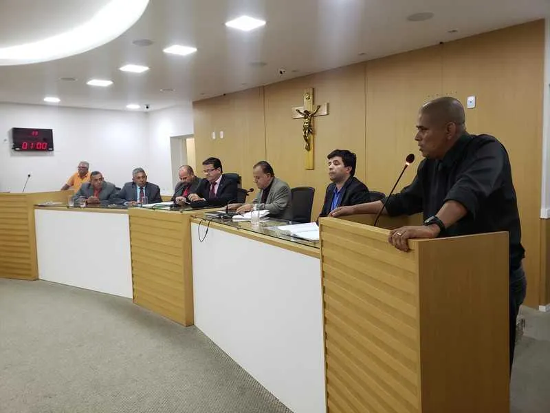 Além desta, mais três leis foram aprovadas em votação simbólica