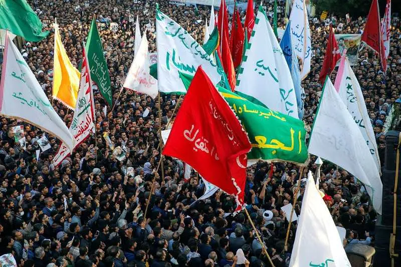 O  alto escalão da Guarda Revolucionária Islâmica disse que os alvos da retaliação do Irã podem incluir cidades em Israel, aliado dos EUA