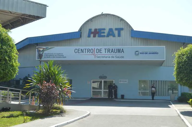 Vítima foi levada para o Hospital Estadual Alberto Torres, no Colubandê