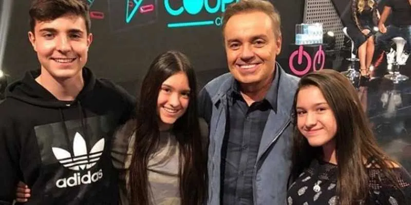 Os familiares virão no mesmo voo que o apresentador