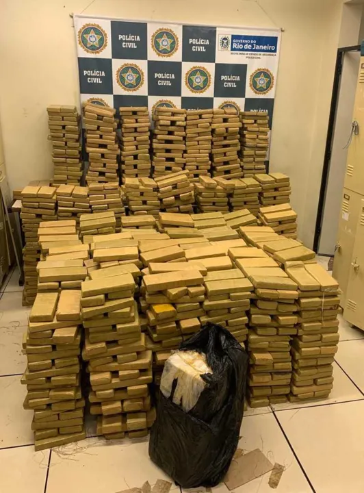 Imagem ilustrativa da imagem Polícia apreende cerca de duas toneladas de maconha que renderia R$ 15 milhões ao tráfico