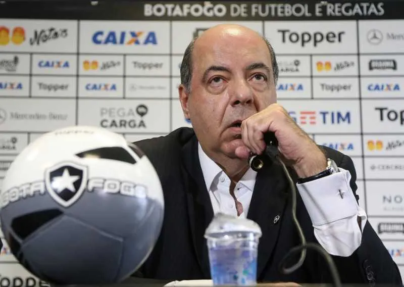 Pagamentos foram feitos por meio de cheque 