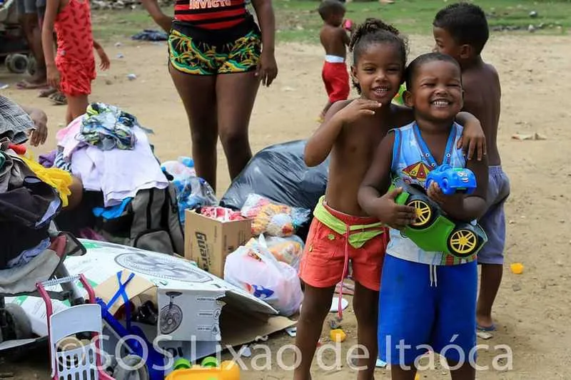 Ação solidária no lixão de Itaoca, no Complexo do Salgueiro
