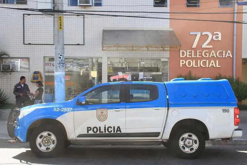 O caso foi registrado na 72ªDP (Mutuá), onde a polícia busca informações sobre a autoria do crime. 