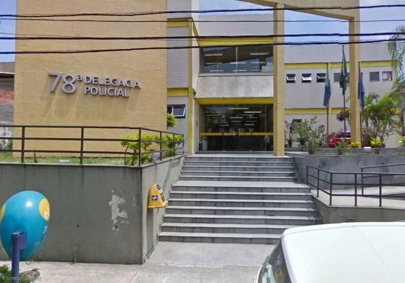 O caso foi registrado na 78ª DP (Fonseca), onde os dois ficaram detidos