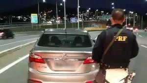 Veículo era clonado e havia sido roubado há poucos dias