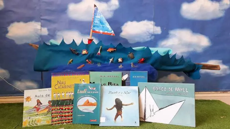  Os pequenos vão participar da dramatização espontânea do livro “Bagunça no mar”
