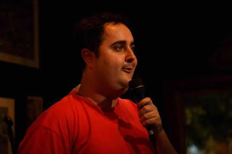 Imagem ilustrativa da imagem Show 'DescontraRindo' recebe três humoristas convidados nesta sexta (13)