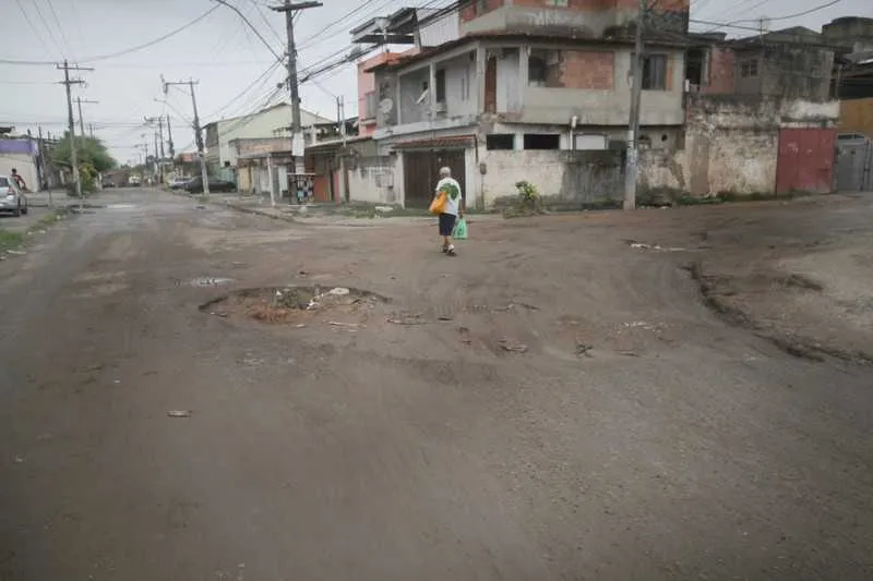 Buracos na Rua Dr. Humberto Soeiro Sá Carvalho