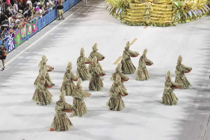 Portela vai receber Mocidade Independente e Beija-Flor nesta sexta-feira, O Dia na Folia