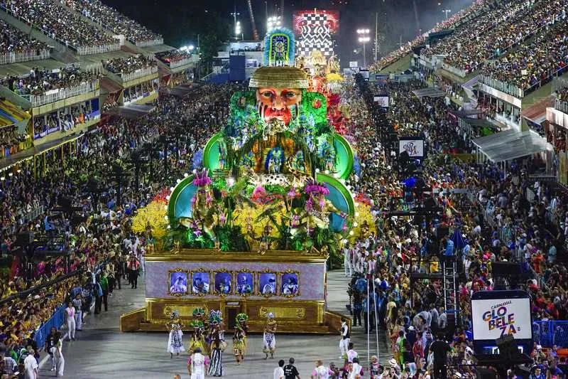 Imagem ilustrativa da imagem Sesc São Gonçalo oferece pacote turístico para o desfile das campeãs na Sapucaí
