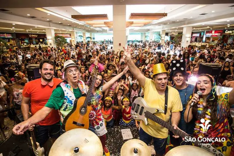 Imagem ilustrativa da imagem 'CarnaPet': Shopping promove primeiro bloco de carnaval para os bichinhos de estimação