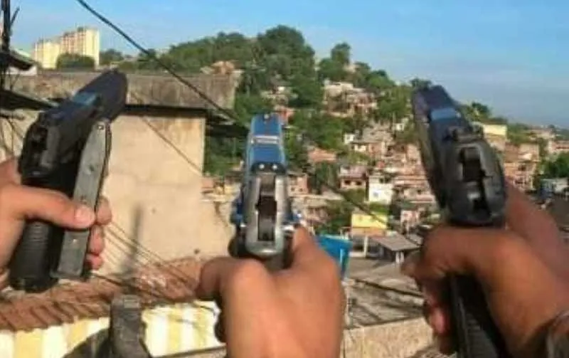 Traficantes do CV teriam fugido em direção a Vila Ipiranga, no Fonseca