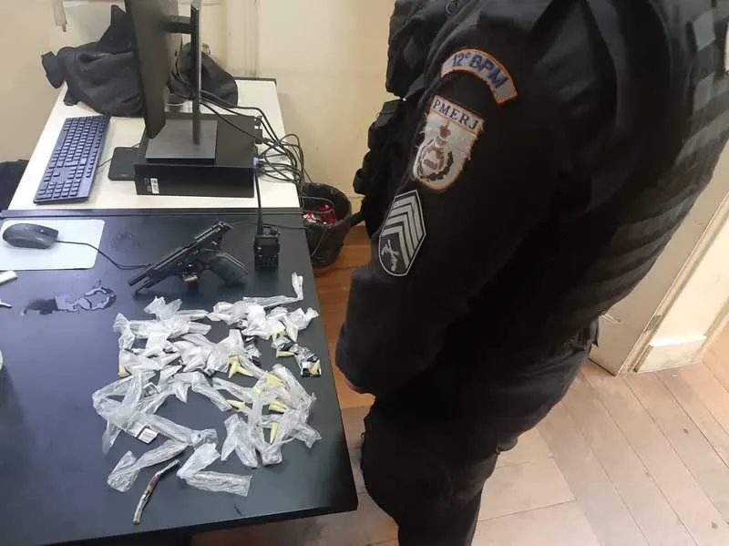 Os presos e o material apreendido foram levados para a 76ªDP (Centro)