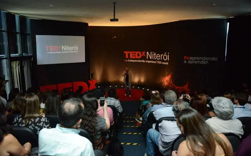 O TED  ajuda a disseminar ideias e reflexões 