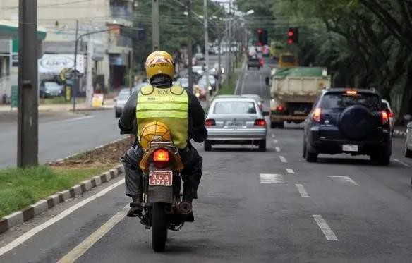 Jonatas Melo passava por uma via de São Cristóvão quando sofreu o acidente