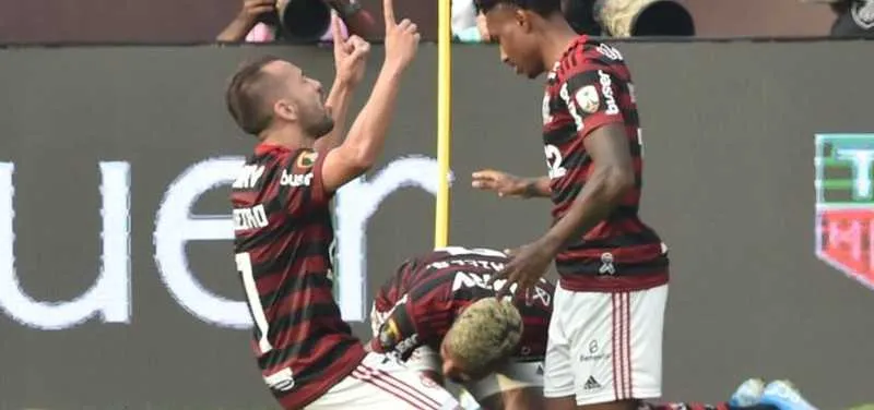 Flamengo venceu no fim com dois gols de Gabigol 