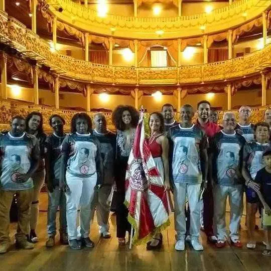 Diretoria da Folia do Viradouro no Teatro Municipal  