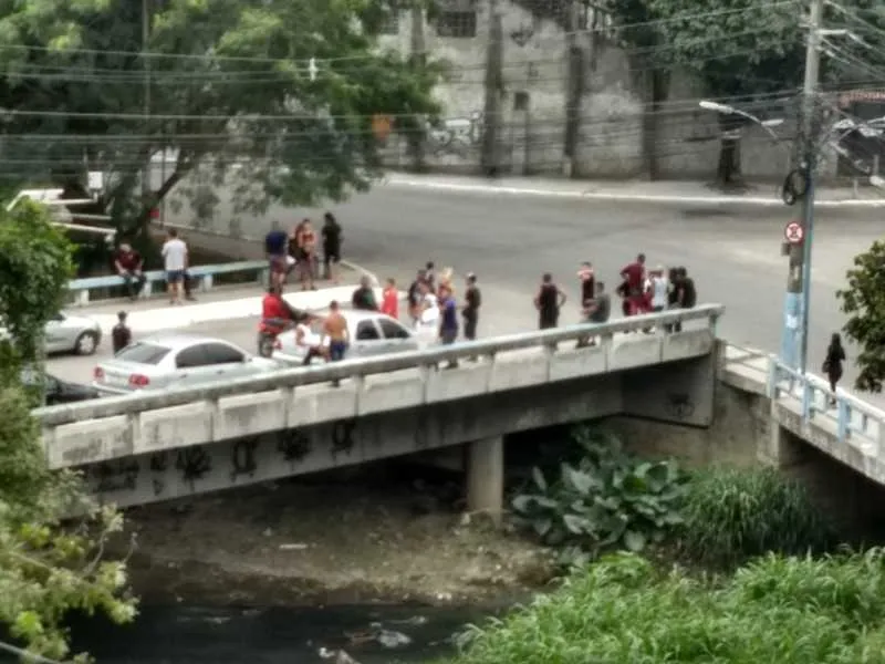 Imagem ilustrativa da imagem Encontro de torcidas organizadas causa tumulto no Alcântara, em SG