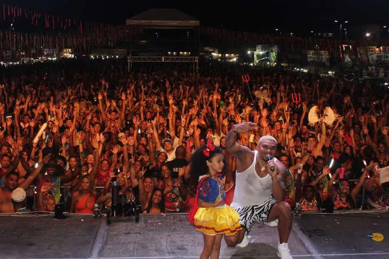 A festa acontecerá sempre às 23 horas, na Praça da Estação