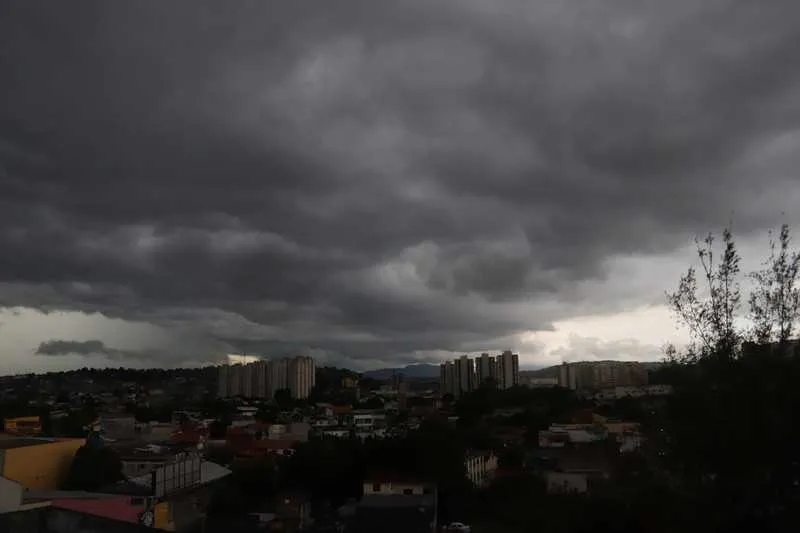 Imagem ilustrativa da imagem Chuva deve continuar forte nesta quarta em São Gonçalo