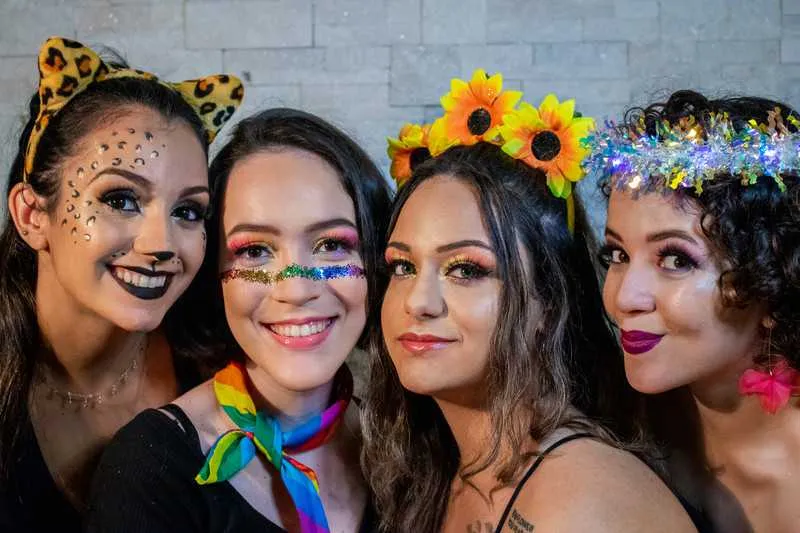 Dicas de maquiagens para curtir o Carnaval 