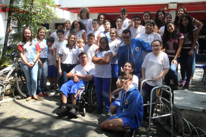 Alunos do Colégio de Aplicação Dom Hélder Câmara promovem a educação inclusiva