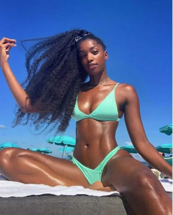 Cantora esteve em praia de Miami, nos EUA