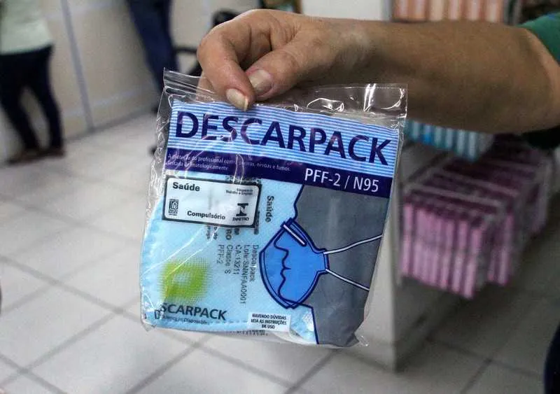 Máscara "kit corona vírus"