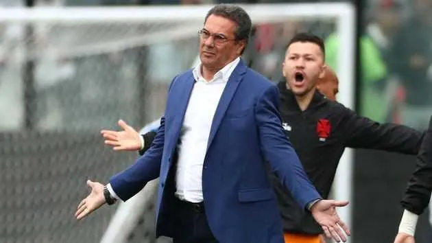 Luxemburgo se irrita com VAR e manda recado para Leonardo Gaciba
